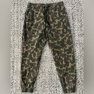 American Eagle Camo joggers size M